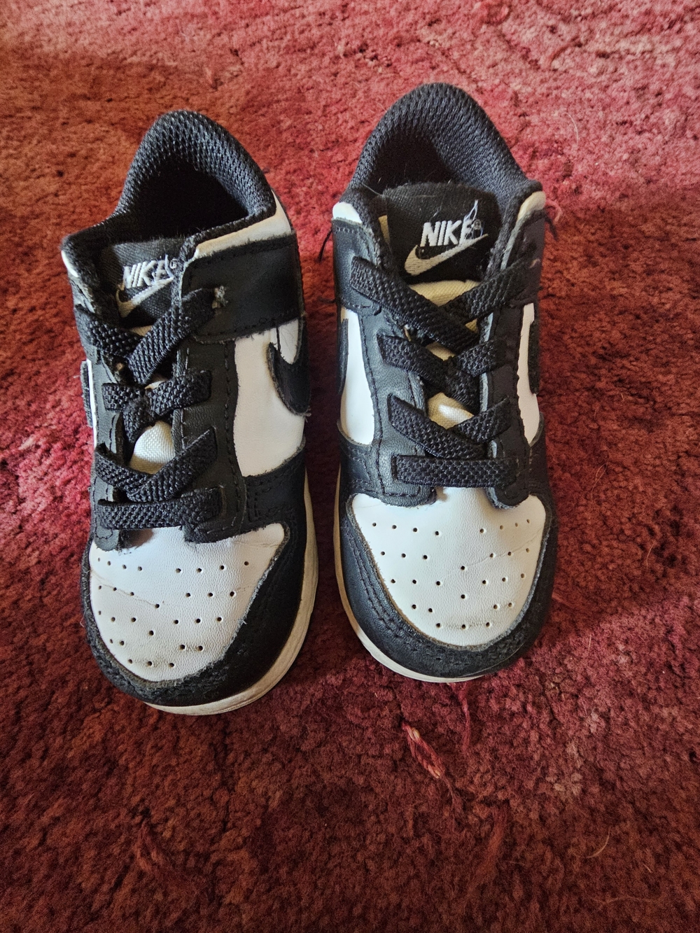 Nike Kids Black/White Low-Top Sneakers